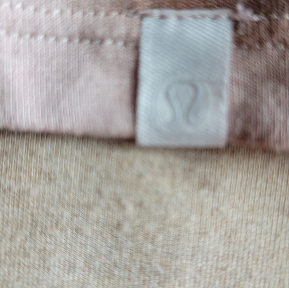 Lulu crop tank - Picture 3 of 3